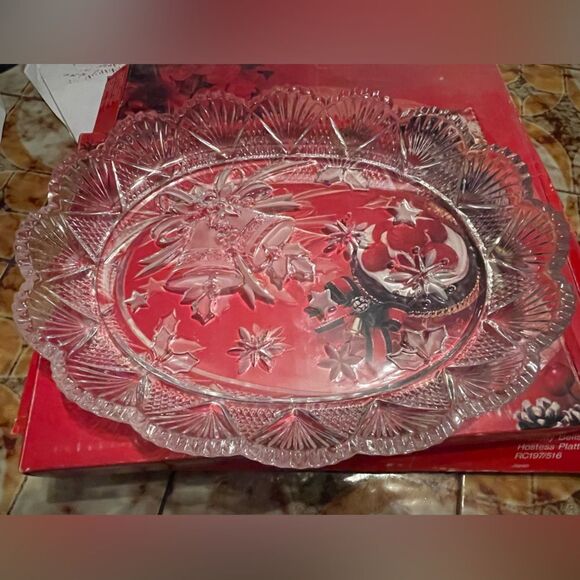 Vintage Mikasa Christmas glass serve ware - Picture 2 of 7